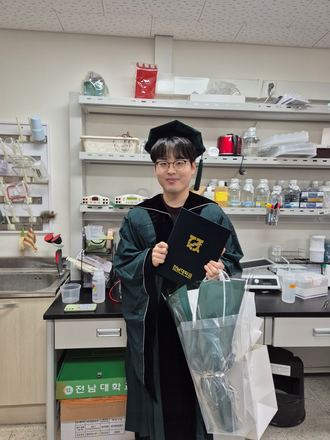 Taerim, the lab’s first undergraduate researcher, at her graduation.
