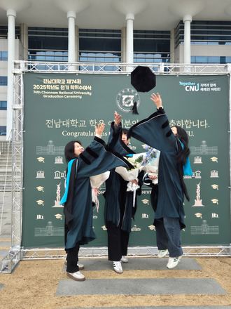 Commencement day for Young Woong, Jiwon and Gahyeon.