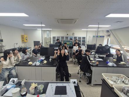 Major-experience day for high-school students from the Gwangju area.