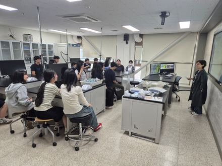 Major-experience day for high-school students from the Gwangju area.