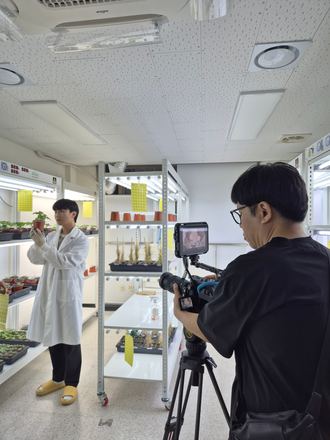 Filming the G-LAMP program promotional video in the lab.