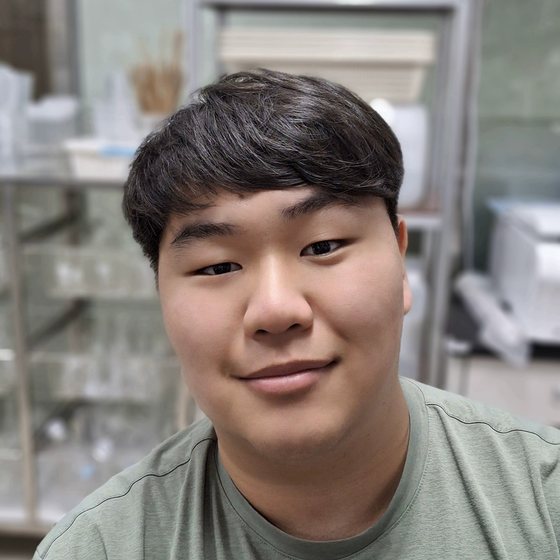 Portrait of Seonghan Park.